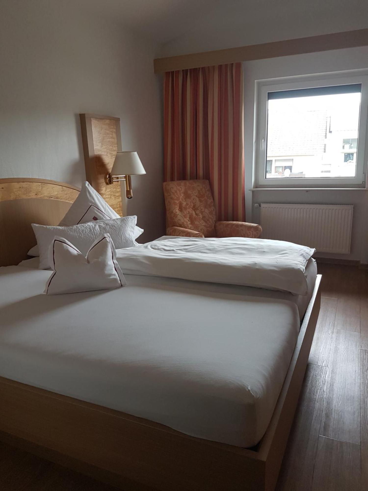 Hotel Muehlenthal Gmbh Schwalbach ภายนอก รูปภาพ