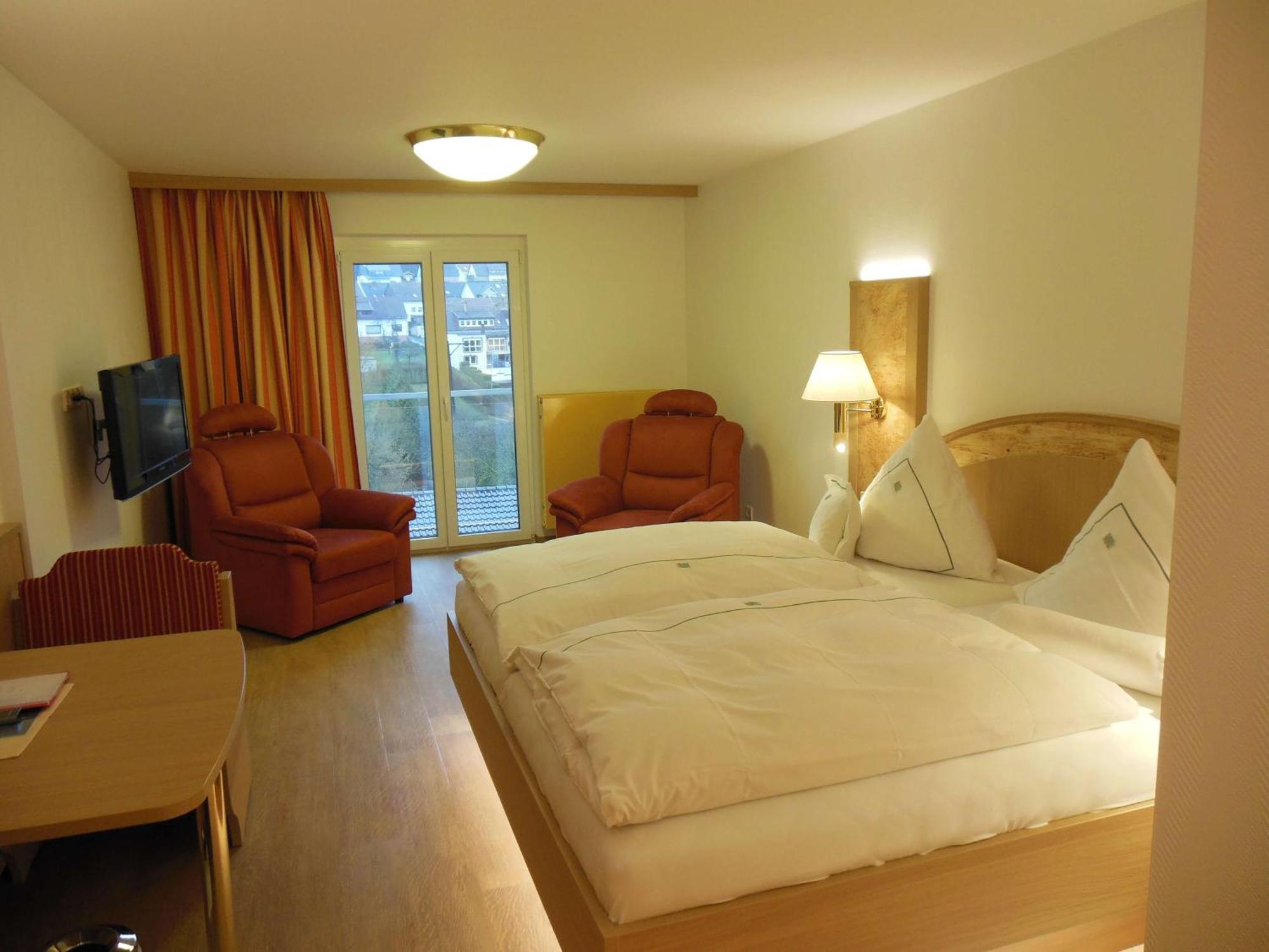 Hotel Muehlenthal Gmbh Schwalbach ภายนอก รูปภาพ